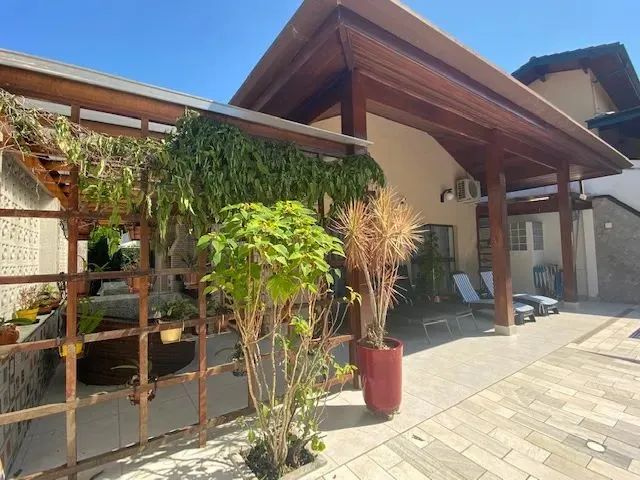 Casa (Em condomínio), com 4 quartos e 5 banheiros à Venda, 175 m² em Ubatuba/SP