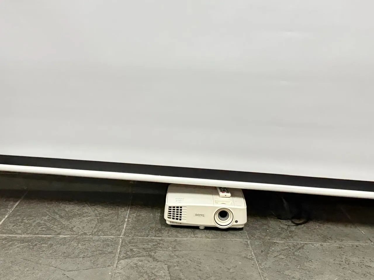 Projetor e telão - Foto 2