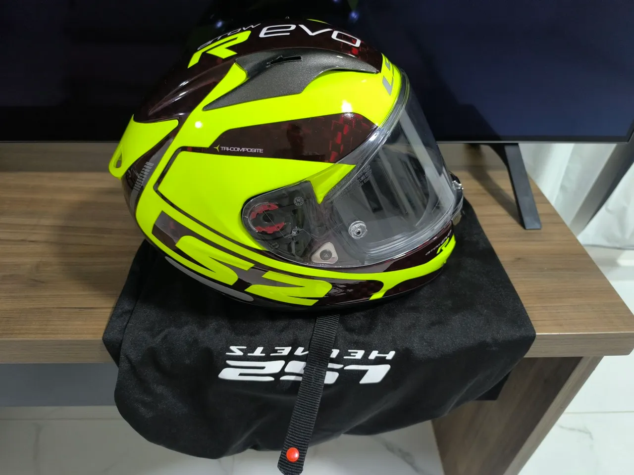 OPORTUNIDADE capacete FIBRA CARBONO LS2 R-EVO