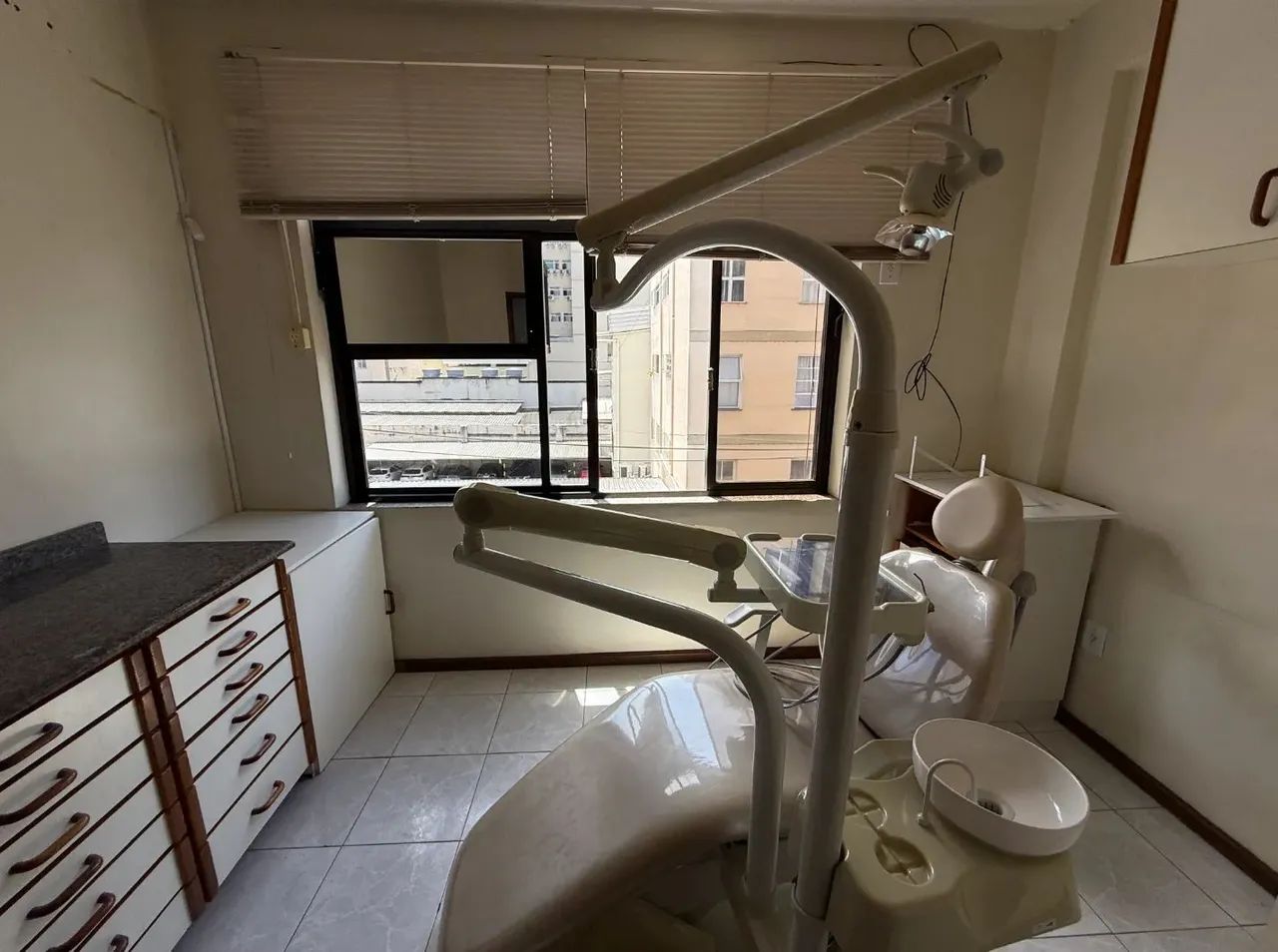 Sala comercial/consultório com 1 banheiro para locação no Centro de Nova Friburgo - RJ - Foto 4