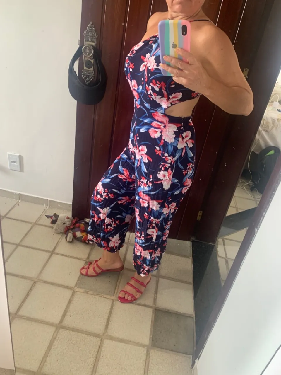 Macacão Floral Azul e Rosa