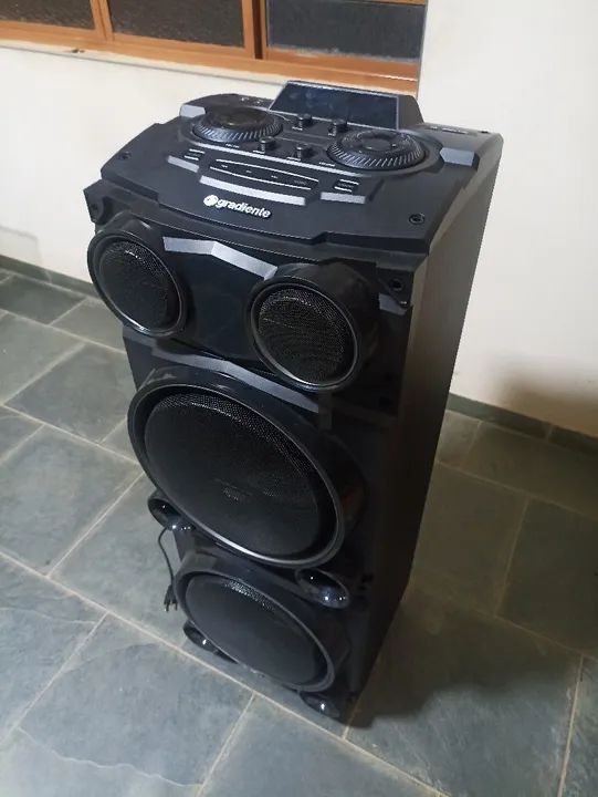 Som Gradiente GBD12 1800w RMS. 