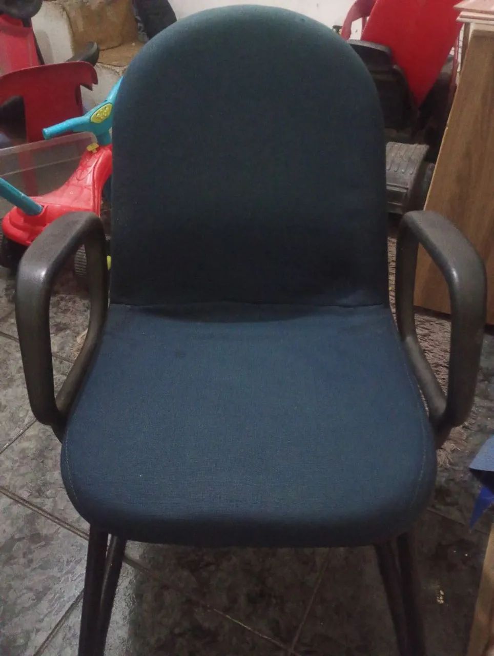 Cadeira de escritório azul - Foto 2