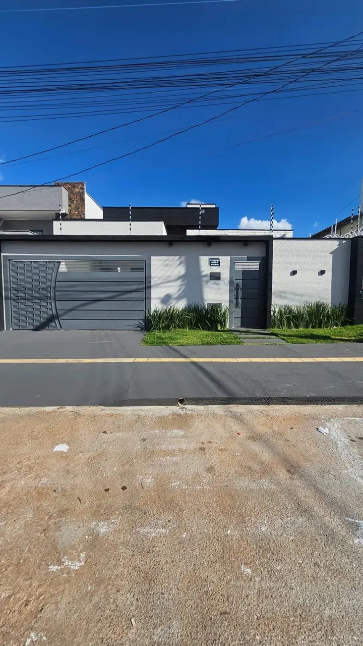 Casa 3 quartos 3 suites alto padrão com 379m² de construção no Jardim Presidente - Goiânia