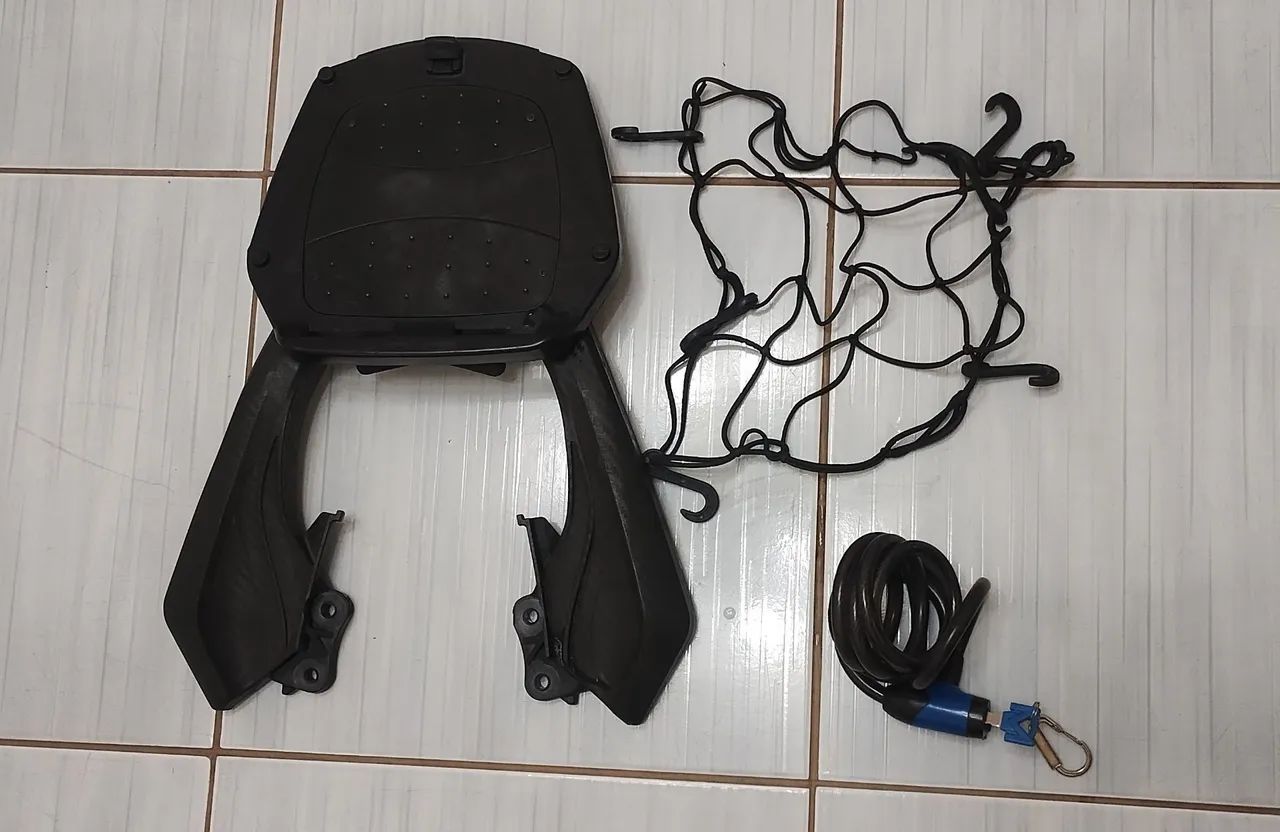 Capacetes, Tranca e Suporte de Baú! - Foto 3