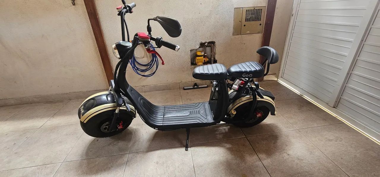 Moto elétrica Goo pra vender rápido aceito troca 8 mil valor pra transfereri pro nome junt - Foto 3