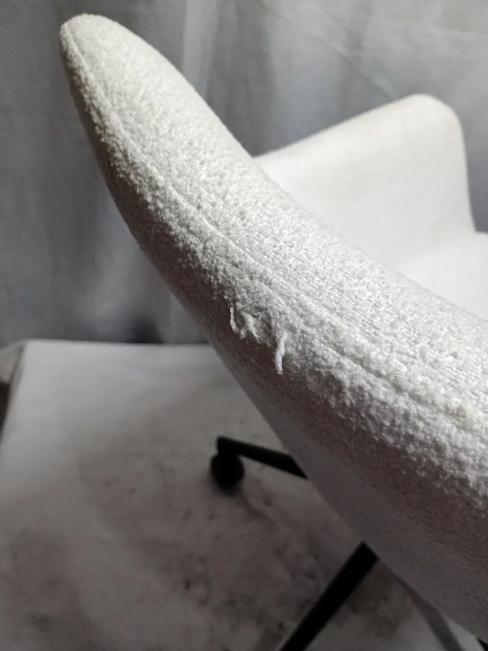 Cadeira Poltrona Giratória Tecido Branca - Foto 6