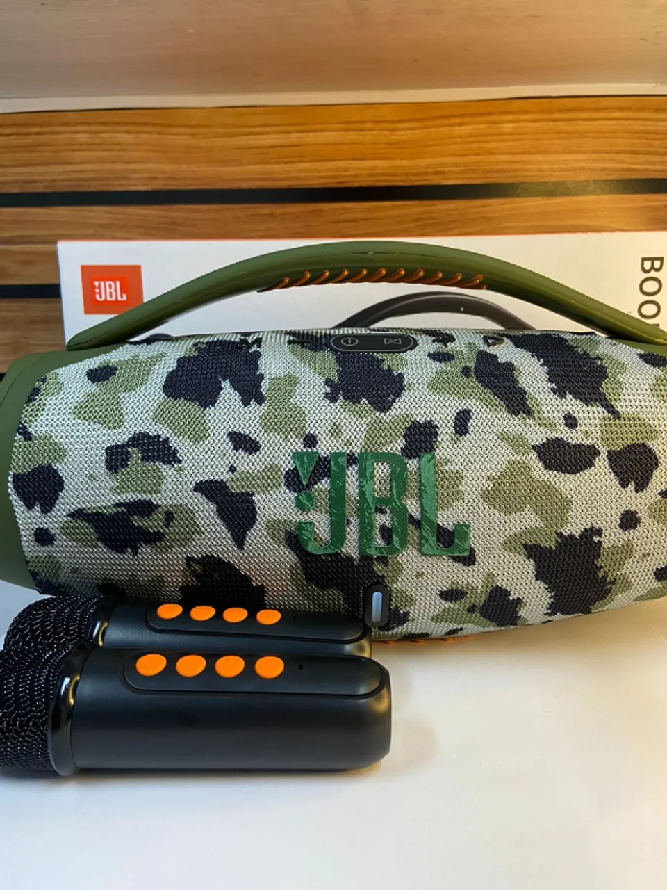 Caixa de som jbl boms box 3 com 2 microfones verde camuflado