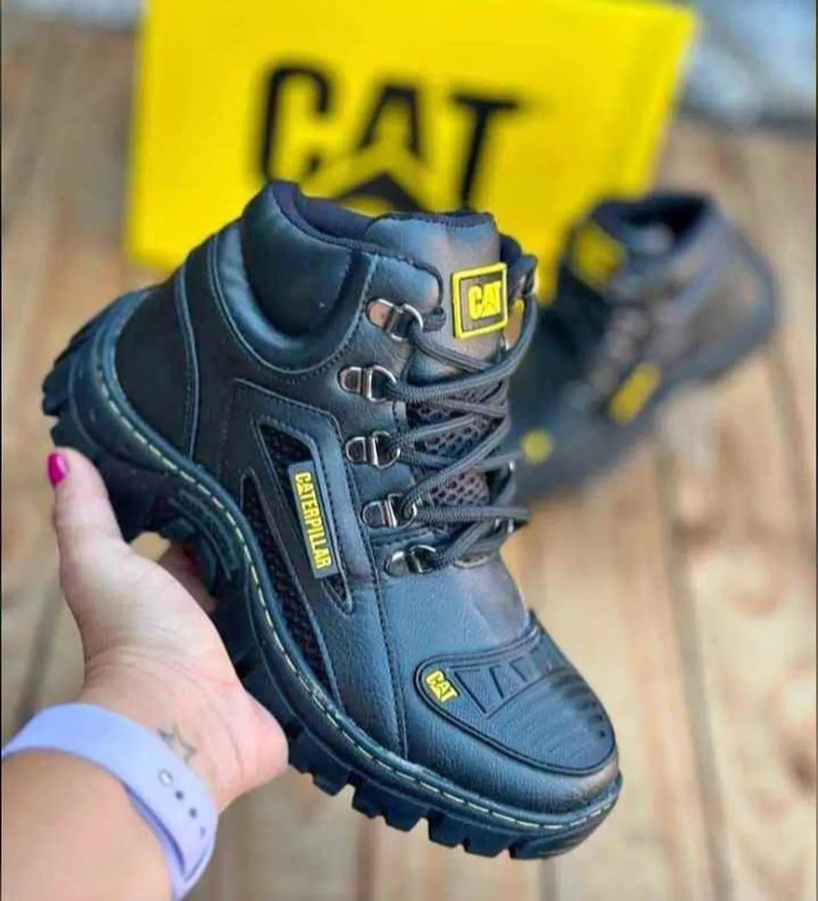 Bota Cat