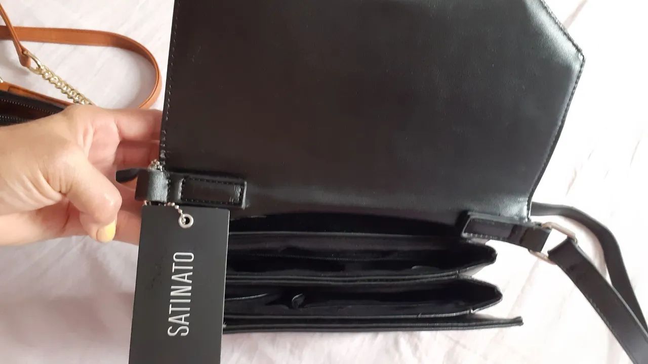 Duas bolsas femininas pretas de ombro - Foto 3