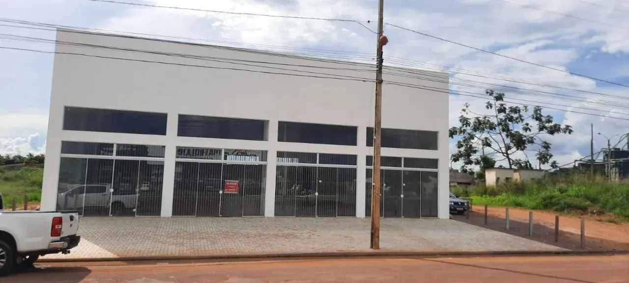 VENDE-SE GALPÃO AV ANDRE MAGI