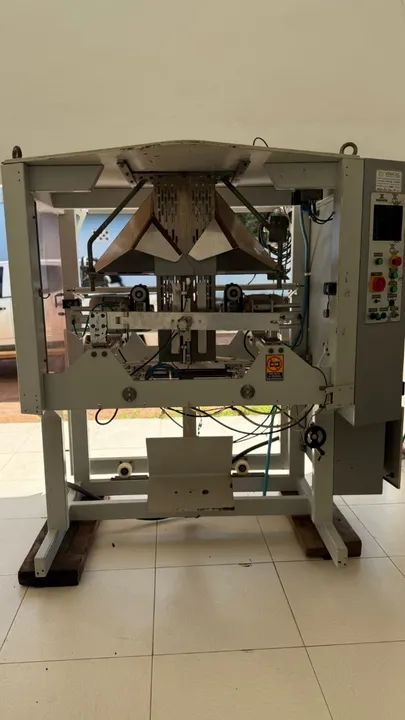Enfardadeira automática Indumak para cereais,açúcar e farináceos. - Foto 3