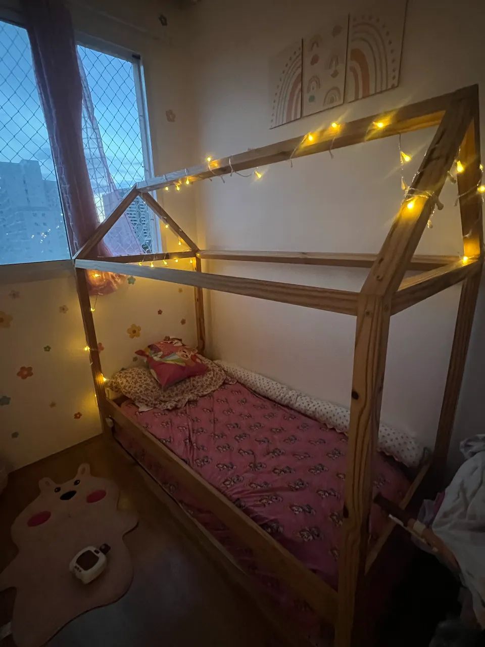 CAMA MONTESSESORIANA  COM COLCHÃO E LUMINÁRIA NA CAMA - Foto 2