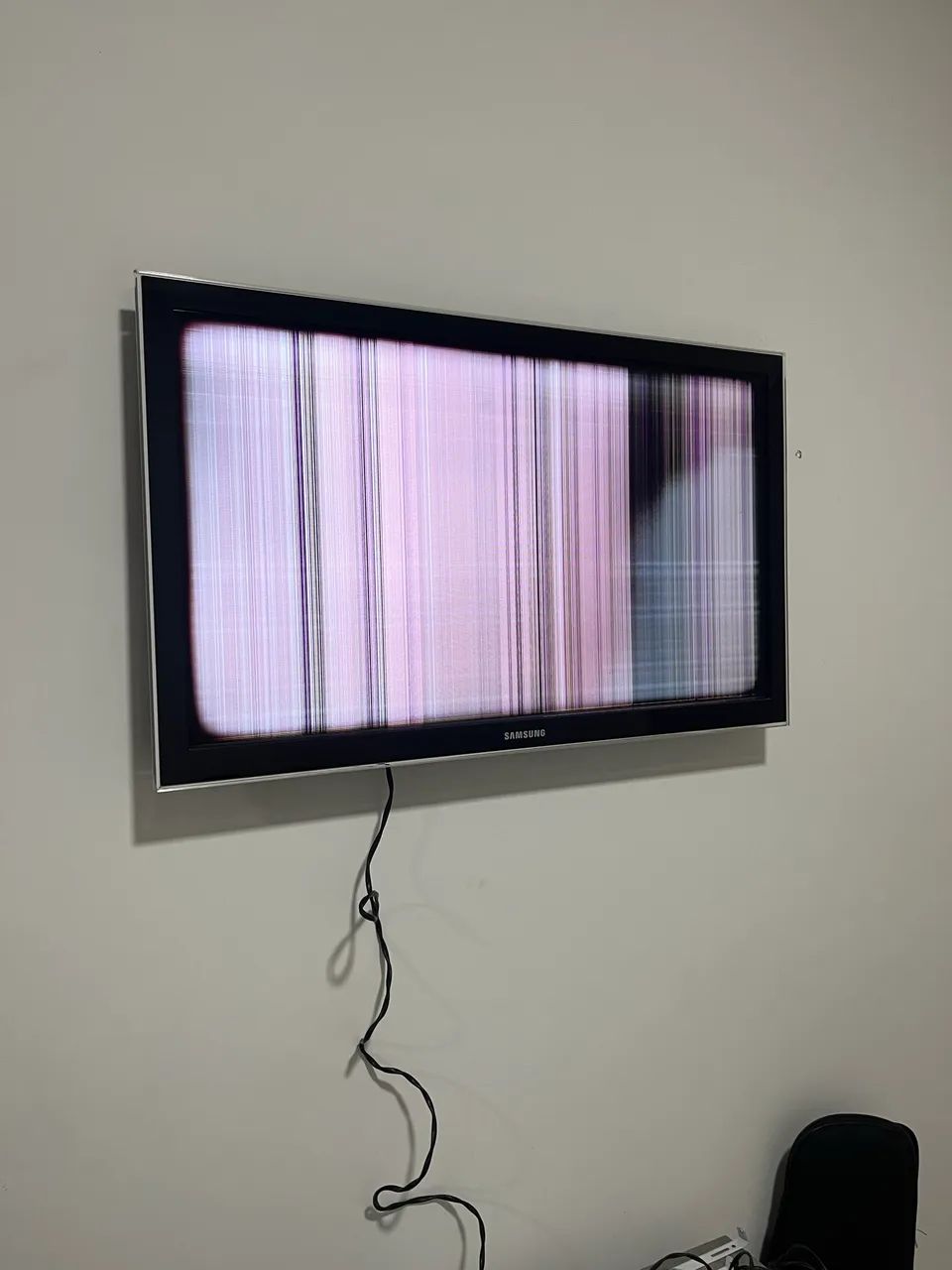 TV Samsung 32" com defeito