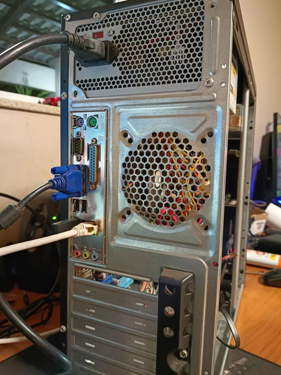 DESKTOP AMD , 6GB RAM DDR3, HD 1TB, LINUX - Foto 3