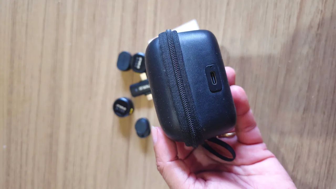 Vendo microfone A' Gold Pro Completo. Conectores USB - C e Lightning - Foto 3