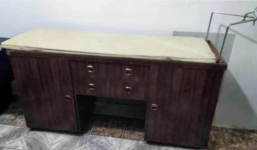 Mesa atendimento clínico - R$ 650,00