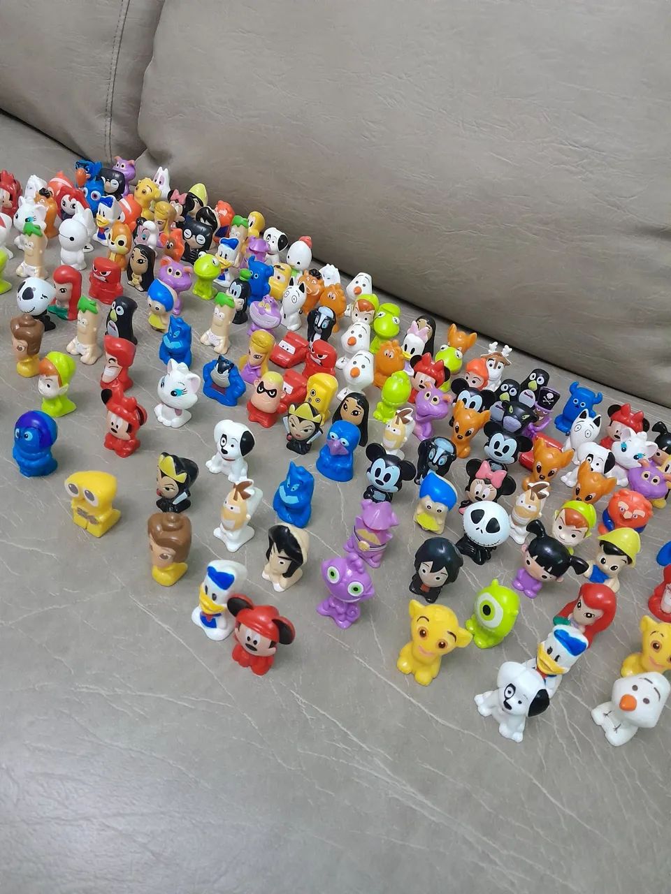 Coleção de Gogos Disney 157 peças.  - Foto 4