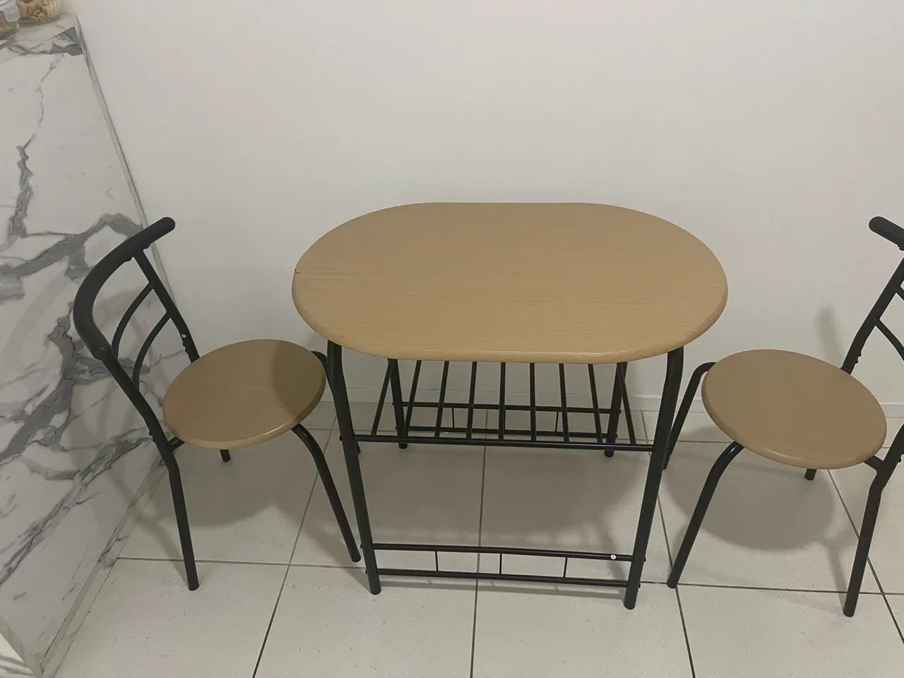 Mesa compacta 2 cadeiras semi nova - Foto 2