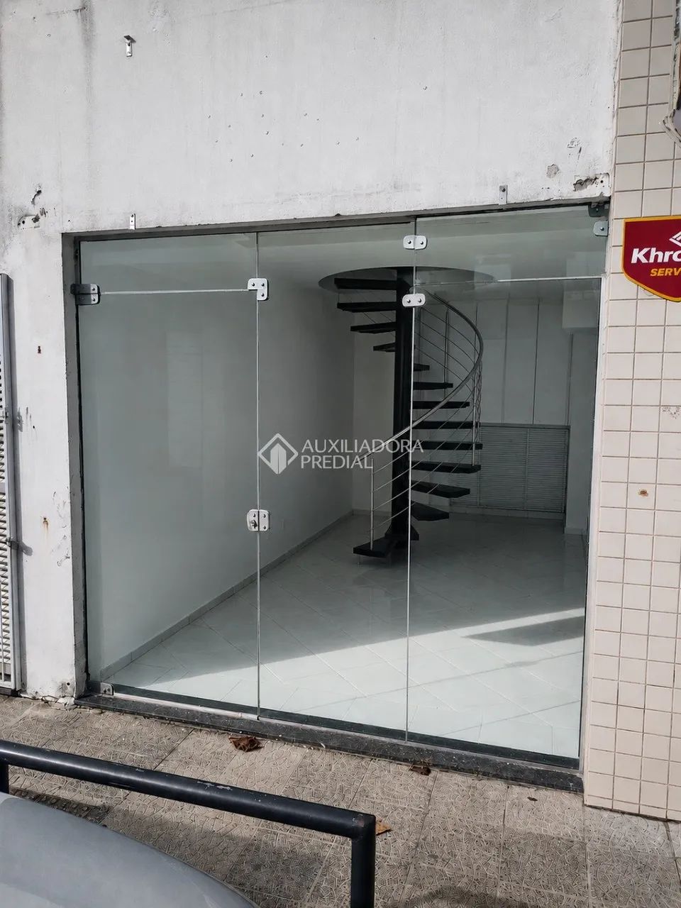 Sala comercial com mezanino e 33m² na Rua Lédio João Martins - Foto 4