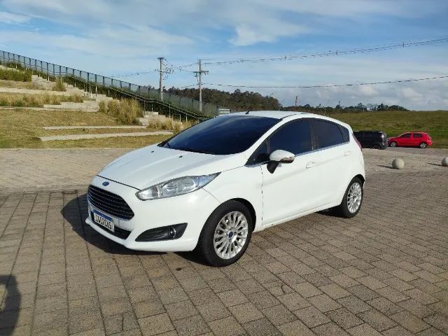 Ford Fiesta Fiesta TIT./TIT.Plus 1.6 16V Flex Aut. 2015