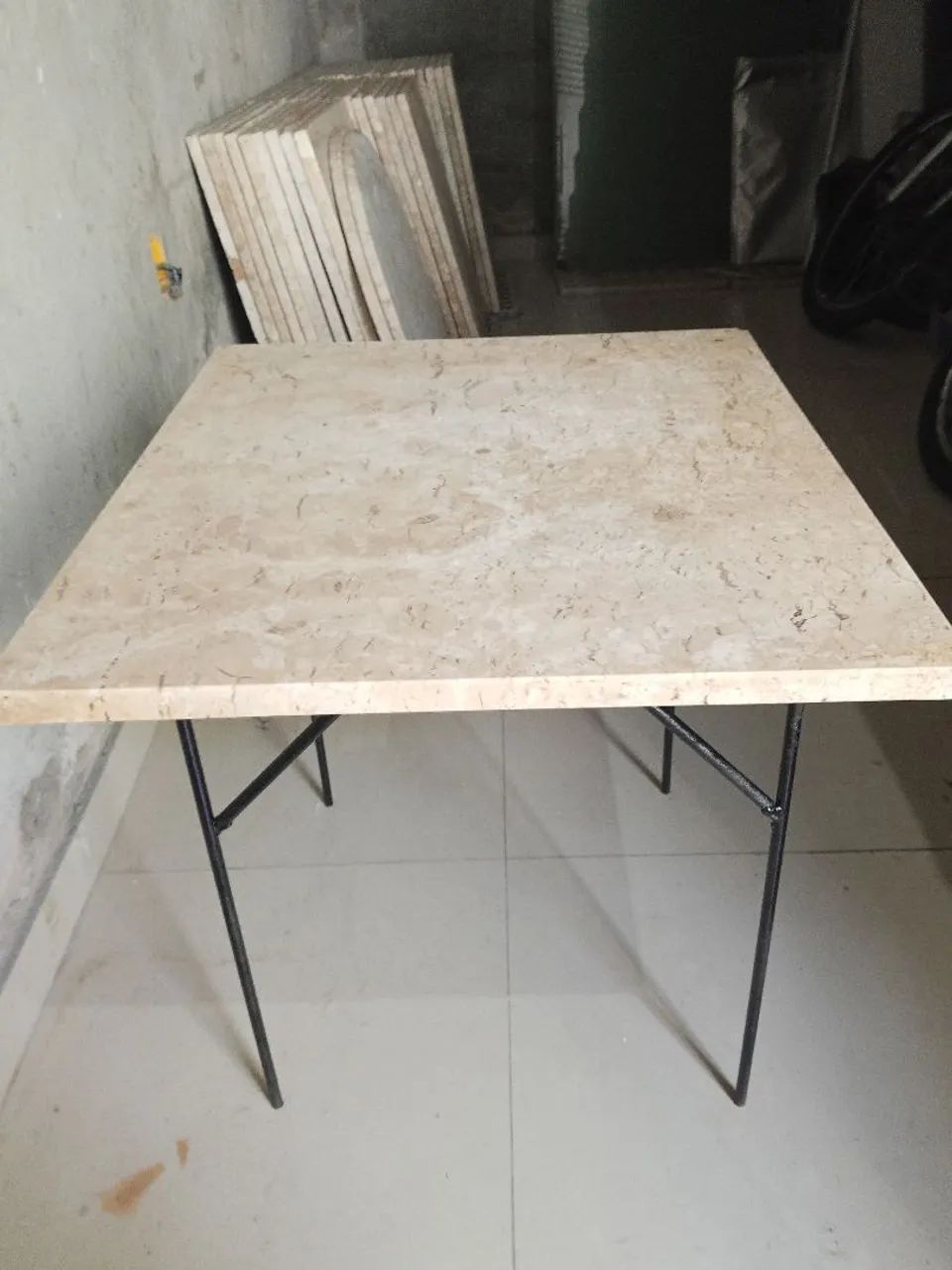 Vendo mesa de centro de granito bege Bahia 