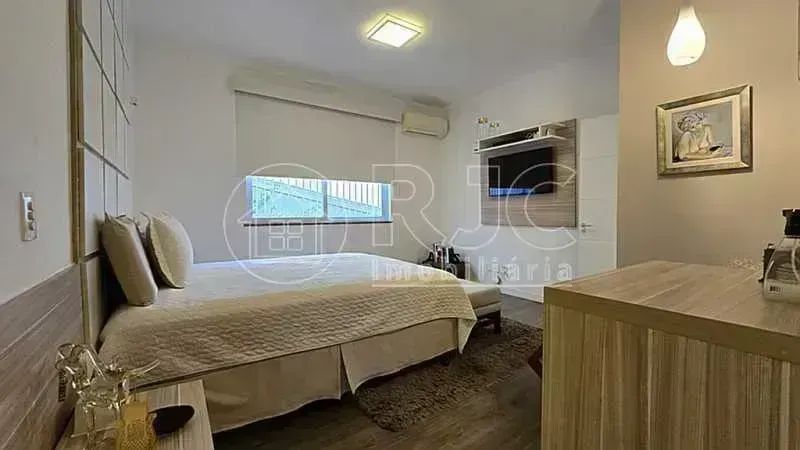 Belíssima residência reformada, 242 m2 - Piscina - amplo terreno - Foto 5