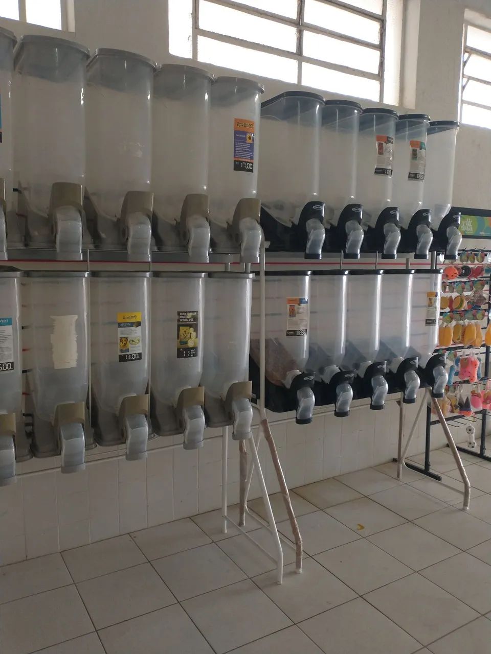 Dispenser de Ração  - Foto 2