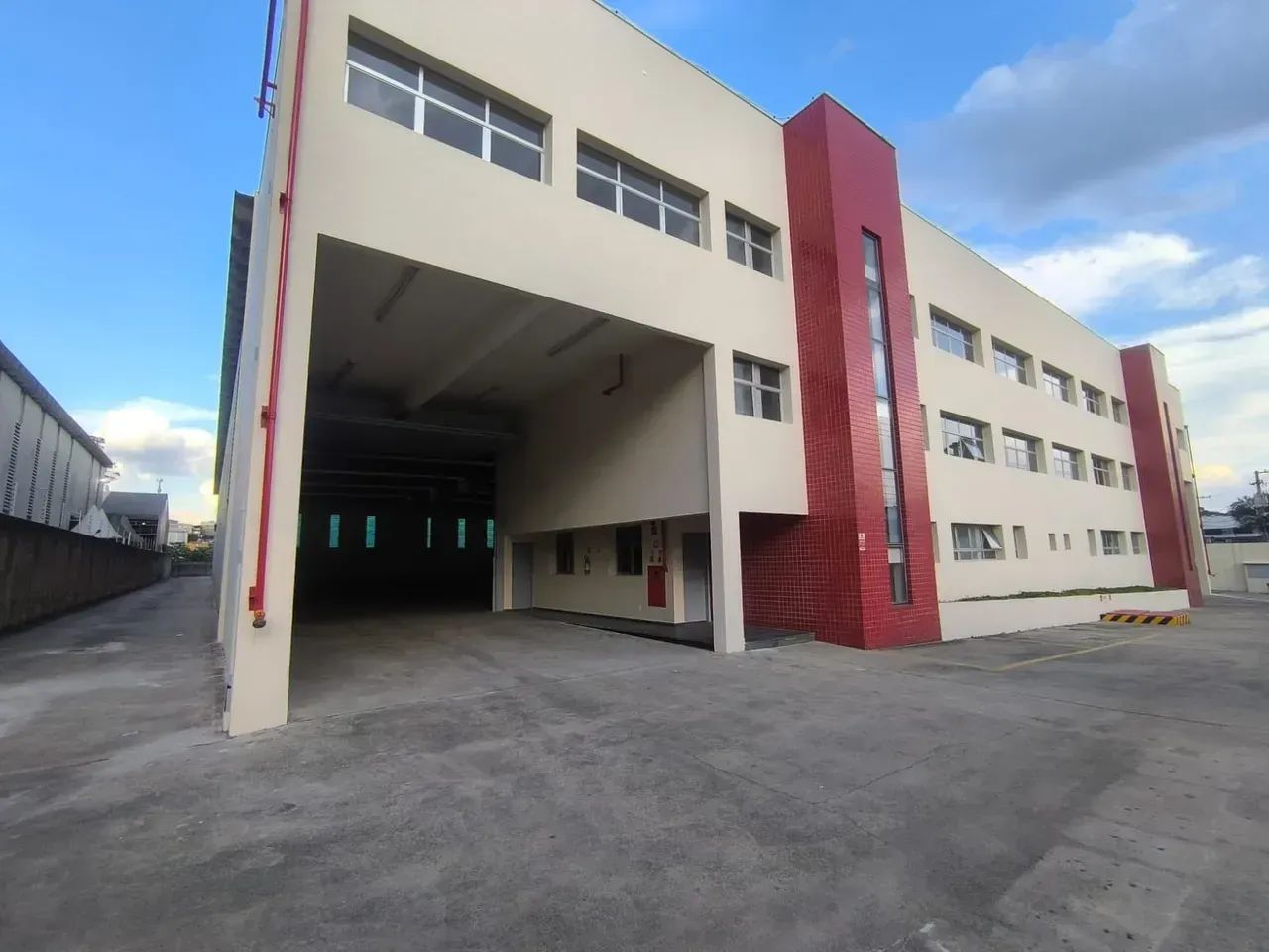 Galpão para Locação em Cotia  4.994 m², Pé-Direito de 11 m e Doca - Foto 3