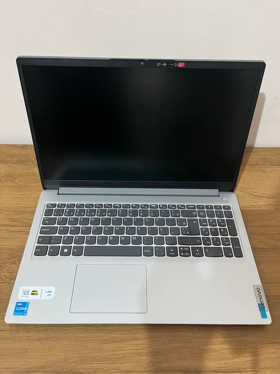 Notebook Lenovo modelo IdeaPad 1 15IAU7 - Foto 4