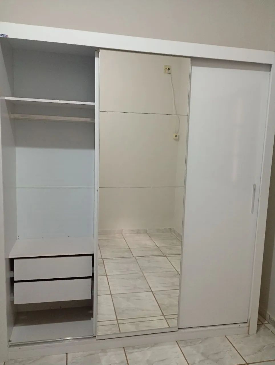 Guarda roupa de 3 portas de correr  - Foto 2