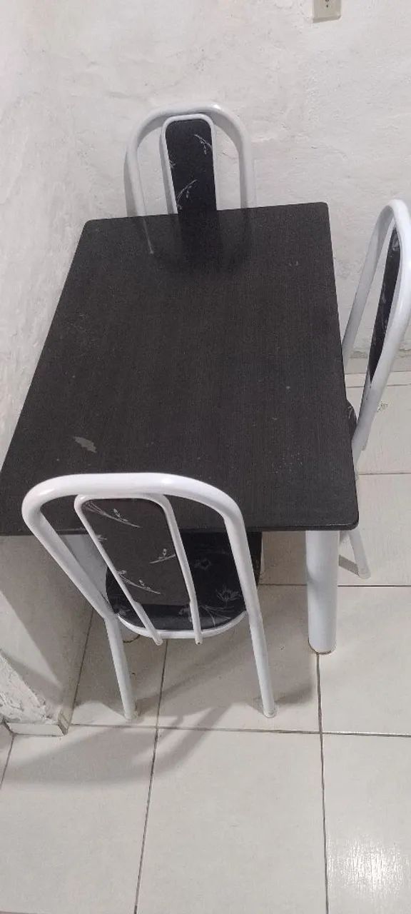 Mesa com 4 cadeiras  - Foto 2