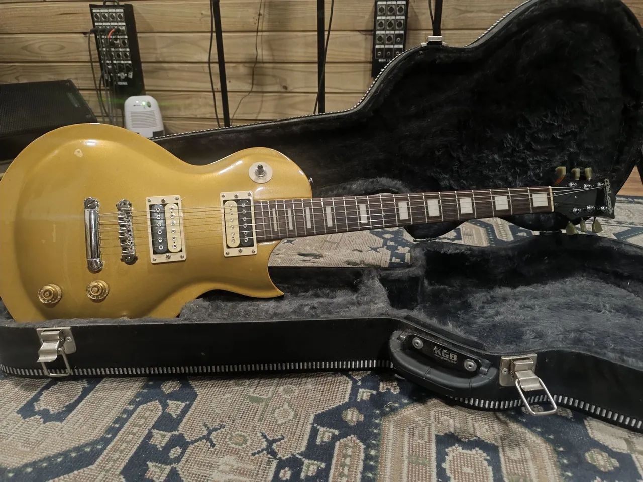 Walczak Lespaul Goldtop com Case e Upgrades 