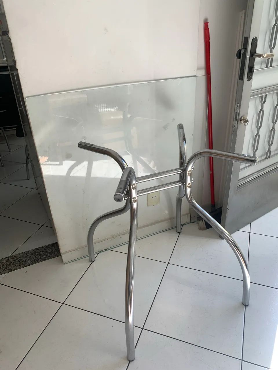 Pra levar hoje Mesa de Vidro 4 cadeiras pretas