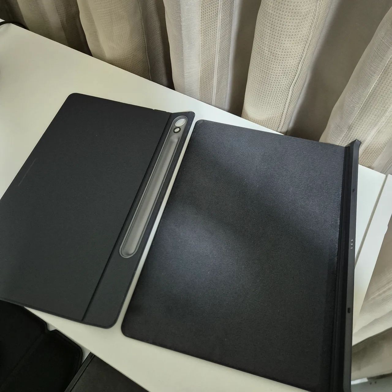 Capa Smart Book Cover Samsung Galaxy Tab S9, S9FE, 10LITE e S10FE<br>Preta - Foto 3
