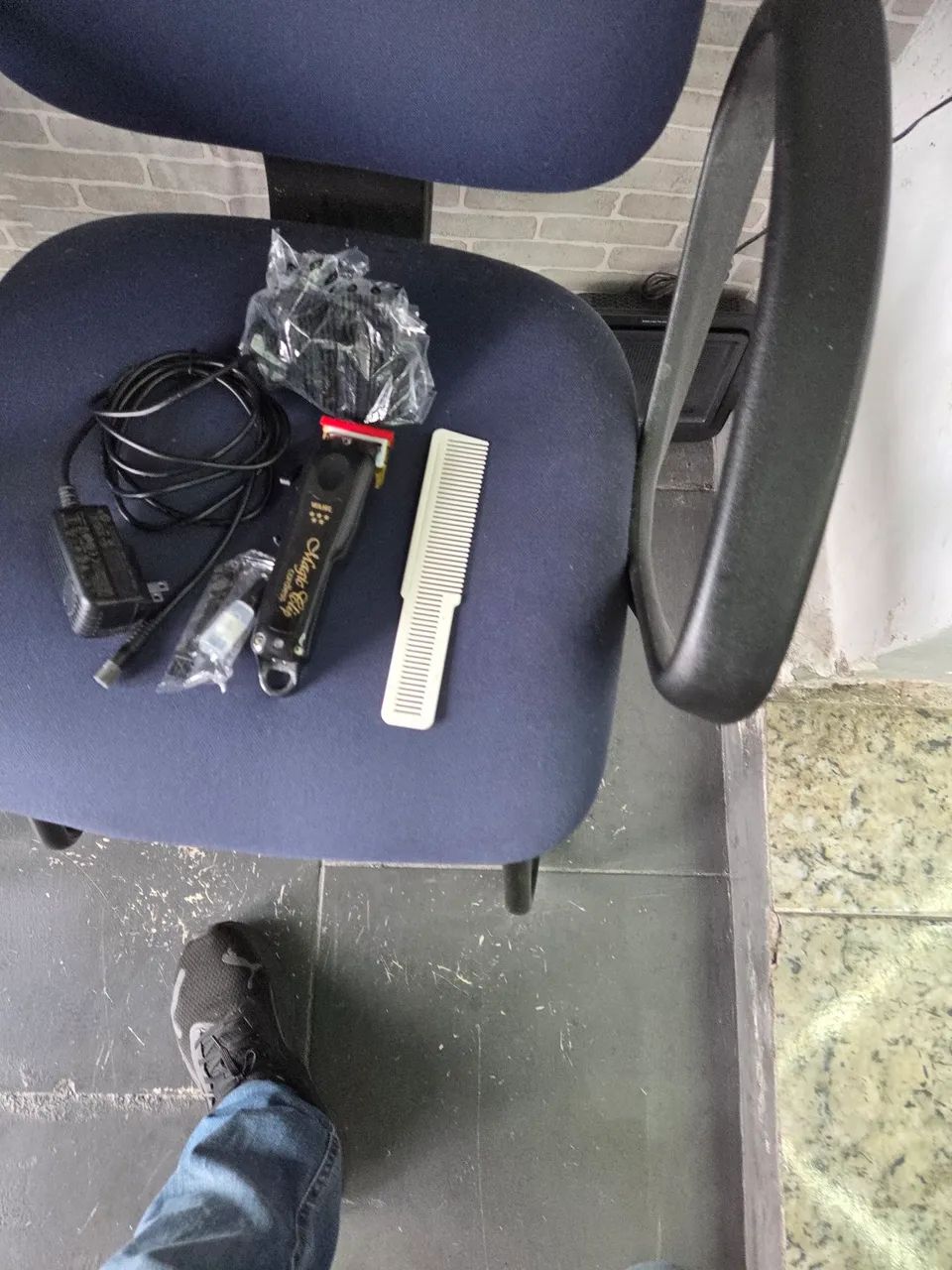 Maquina de cortar cabelo wahl magic clip gold - Foto 4