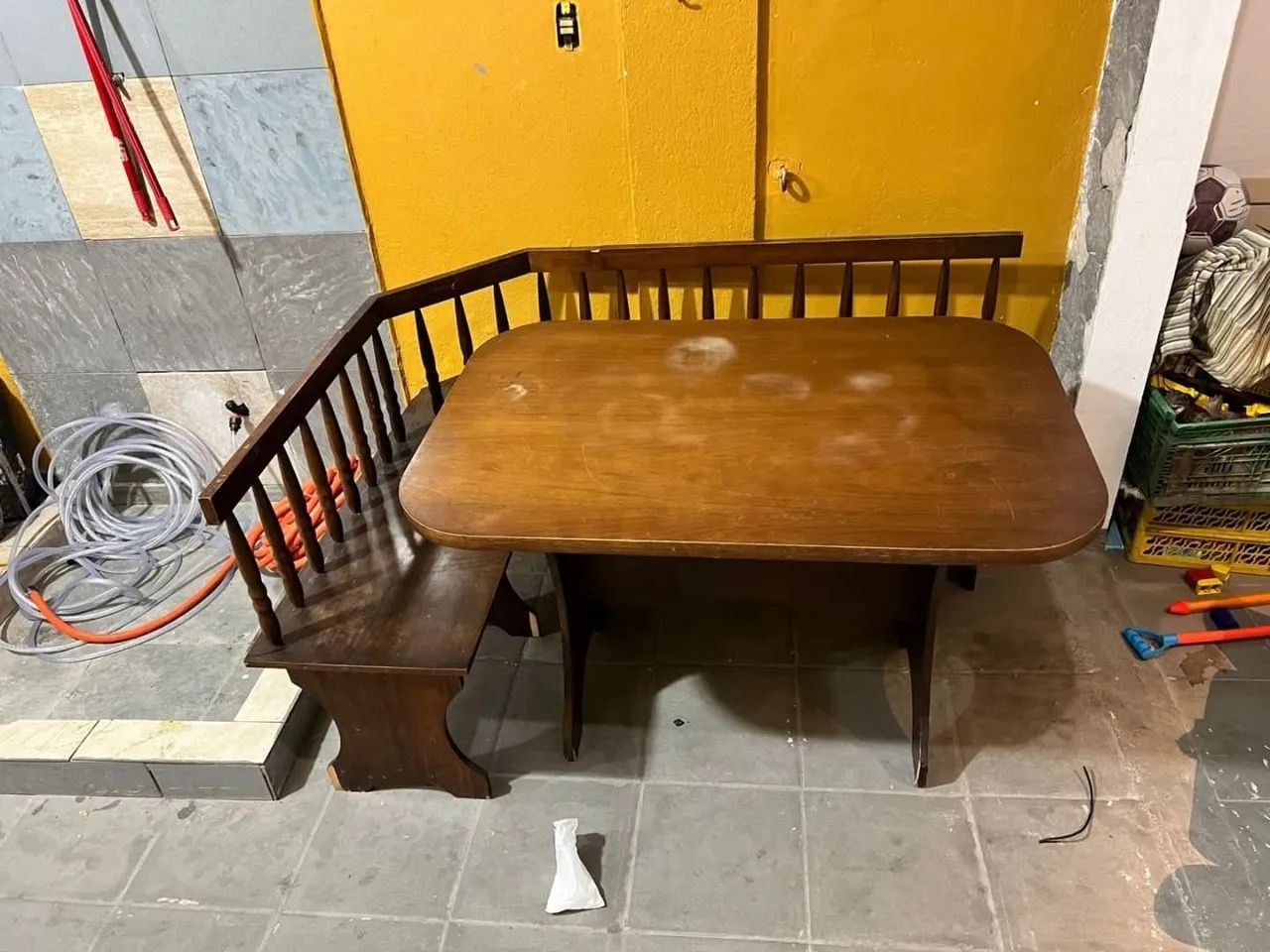 Mesa de canto alemão em madeira. - Foto 4