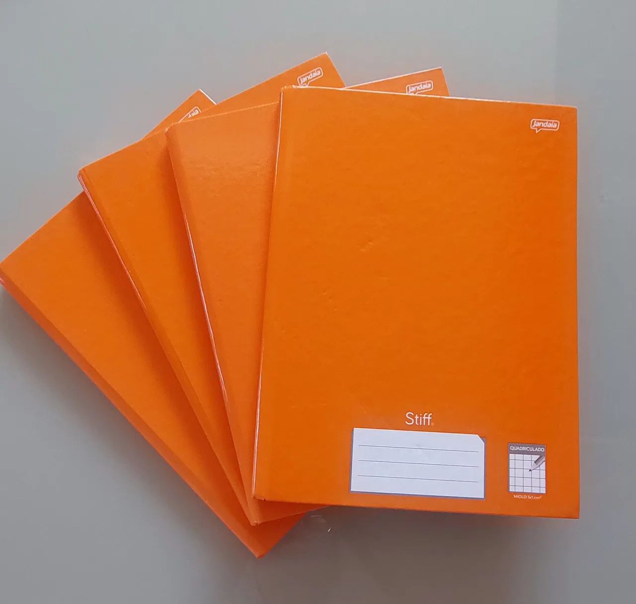 Caderno quadriculado Brochura