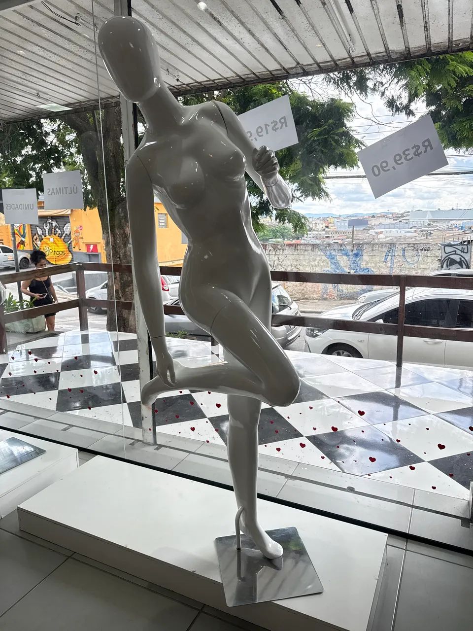 Manequins