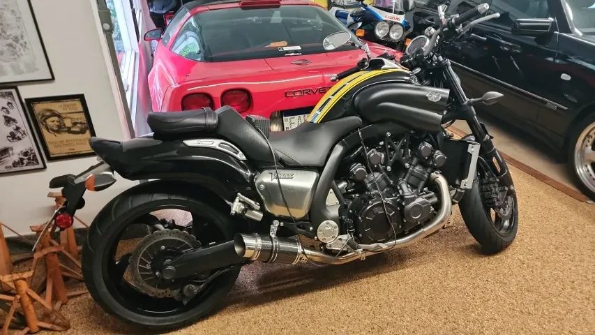 YAMAHA VMAX 1700 - Foto 3
