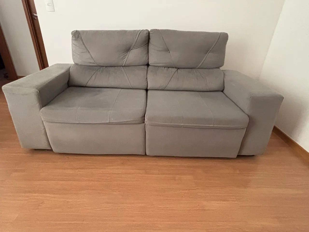 SOFÁ RETRÁTIL CINZA  - Foto 4
