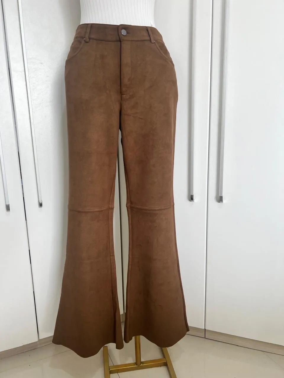 Calça flare suede Marfino nova 