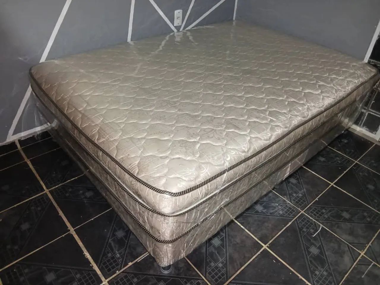 Cama Box Casal De Molas higienizada  - Foto 3