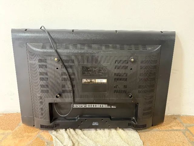 TV CCE 37'' modelo STILE D37