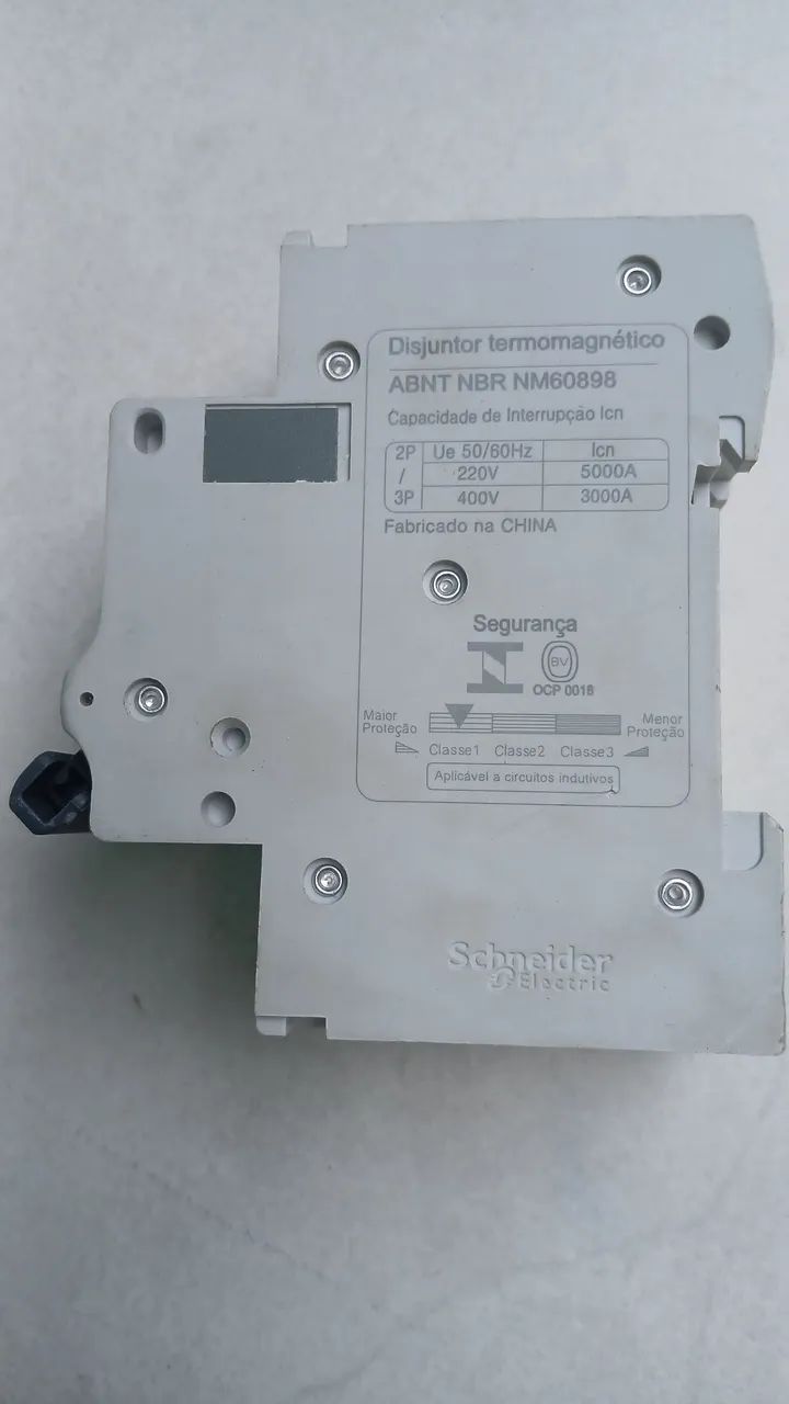 Caixa com disjuntor e tomada - Foto 4