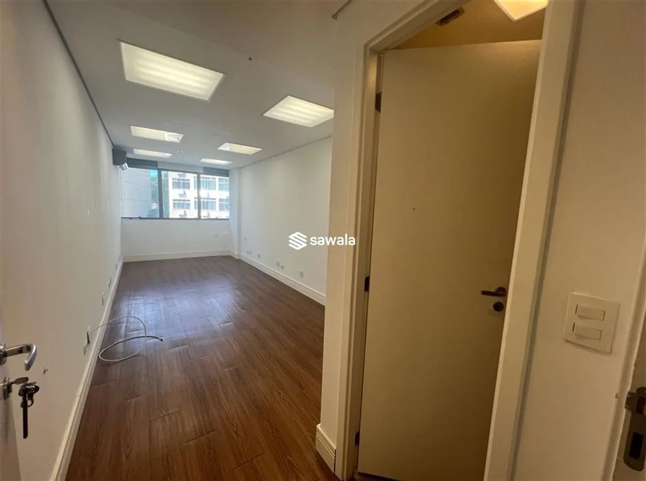 SALA COMERCIAL - 23m² - REFORMADA - FRONTAL - VAZIA - Foto 4