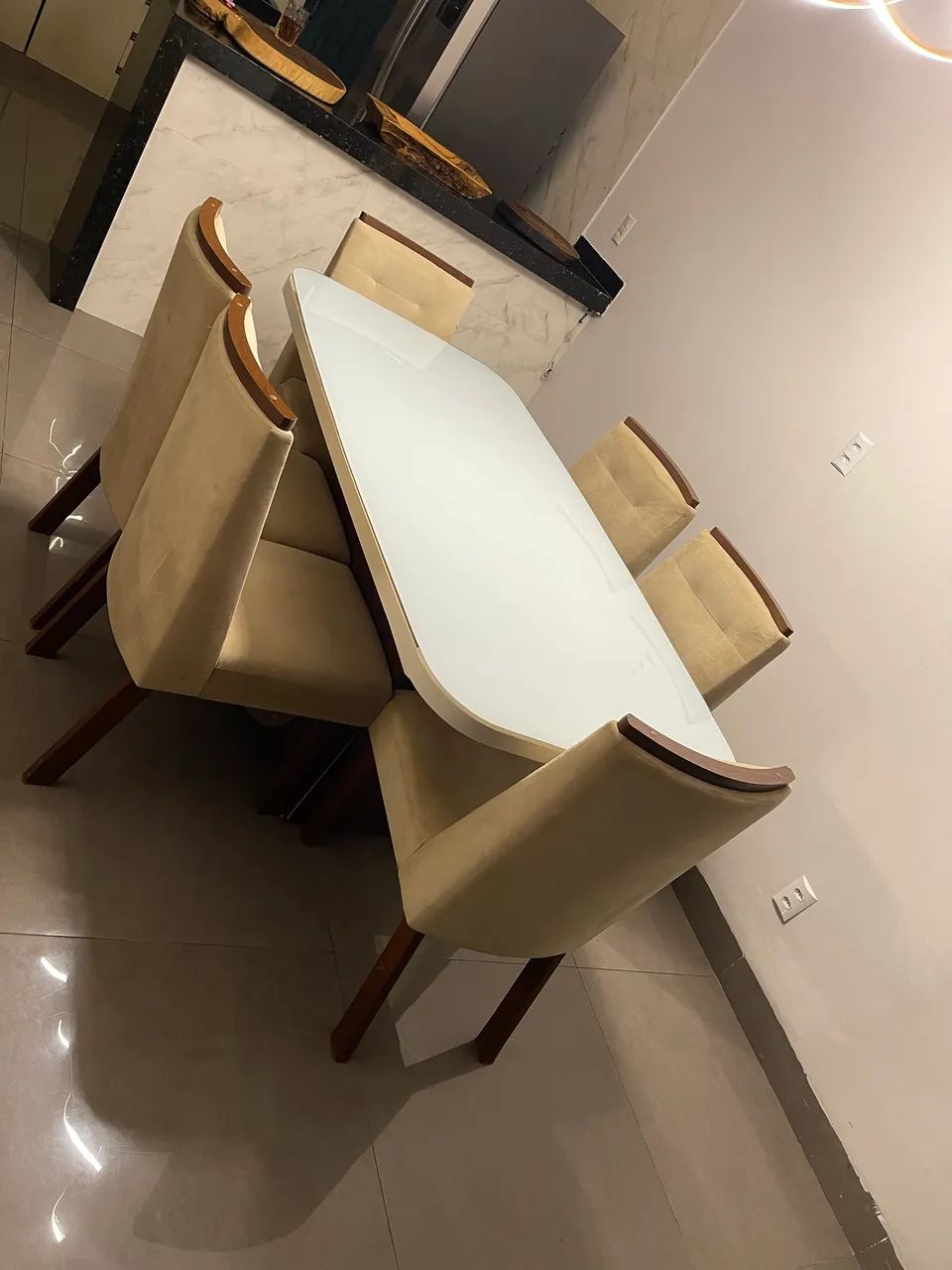 Vendo mesa de jantar 6 cadeiras vidro de cima temperado  - Foto 3