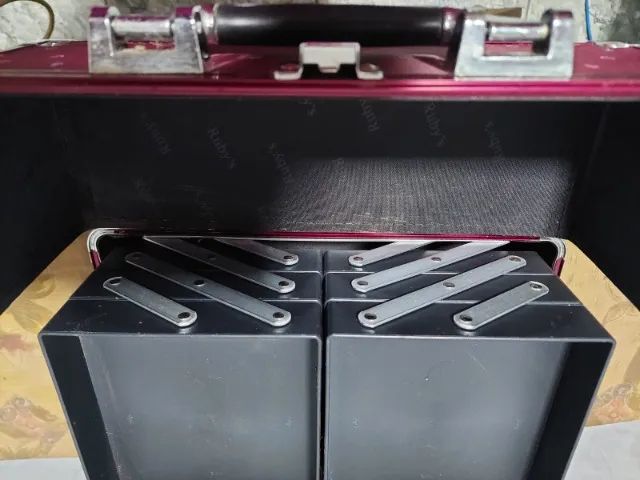 Maleta de Maquiagem Profissional Ruby's Grande - TOTALMENTE NOVA - Foto 4