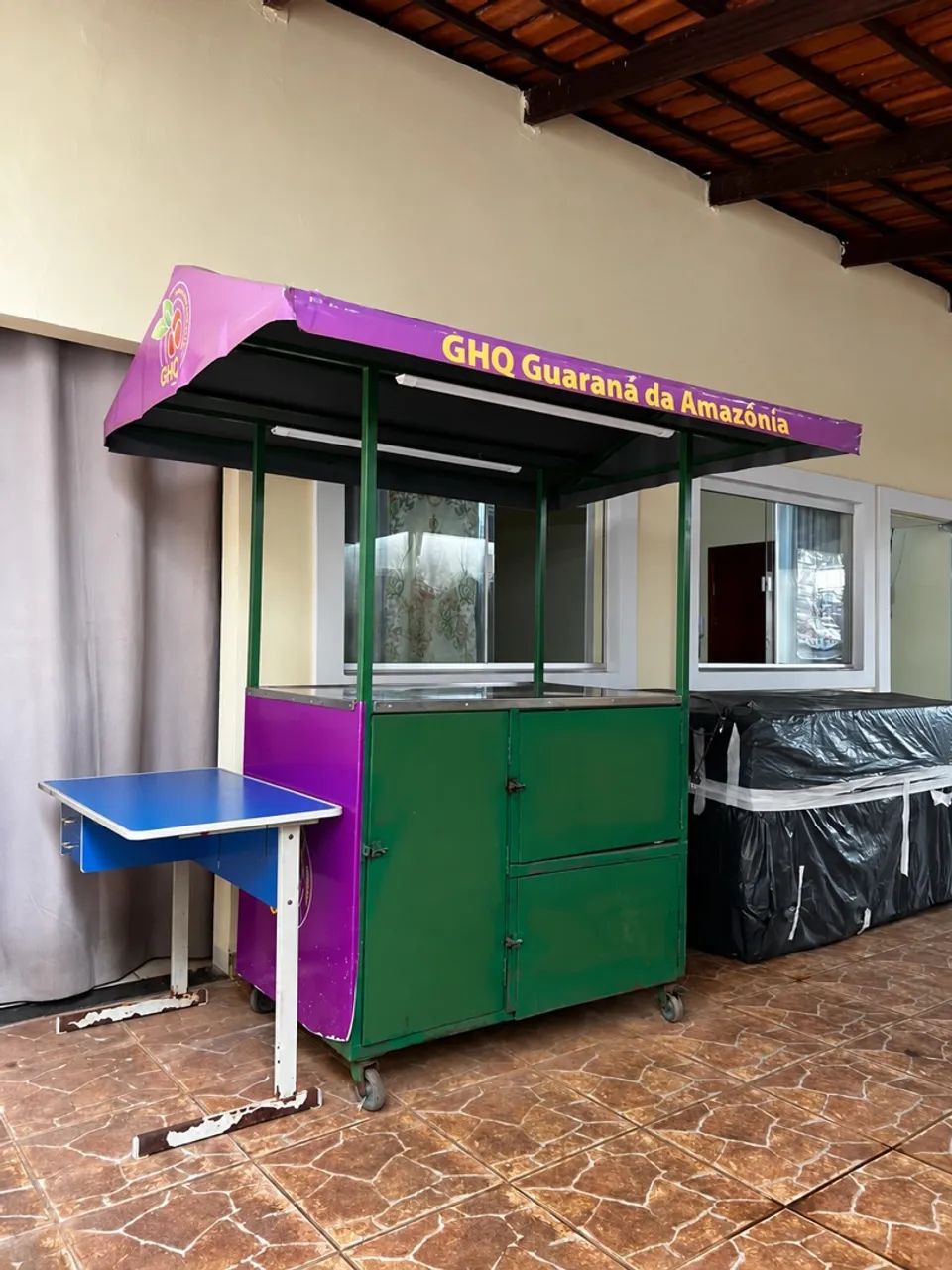 Carrinho de vender guaraná 