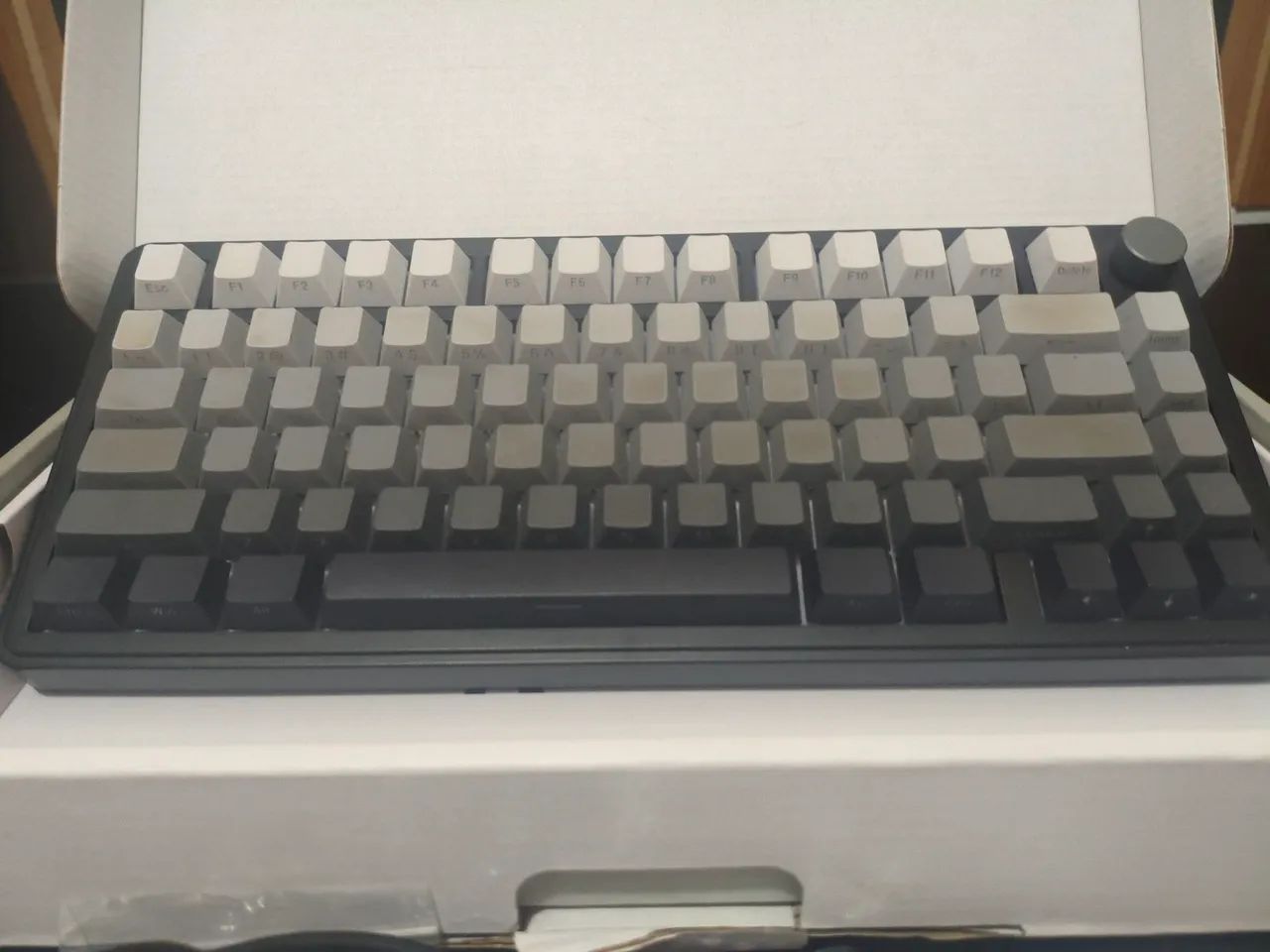 Teclado Attack Shark x85 RGB tri-mode Mecânico, 75% - Foto 2